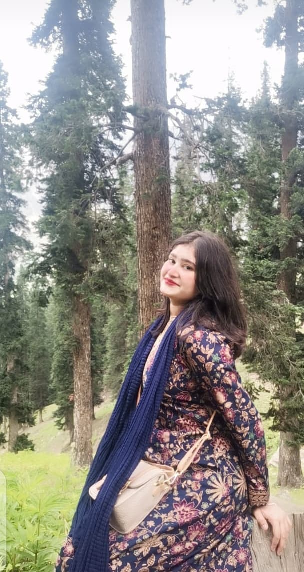 Izza Malik photo 1