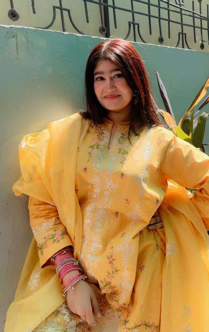 Izza Malik photo 2